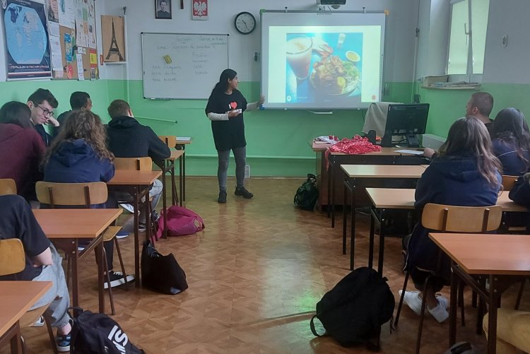 VOLUNTEERS: Carmen from Peru, Szaku from Sri Lanka and Yura from Belarus