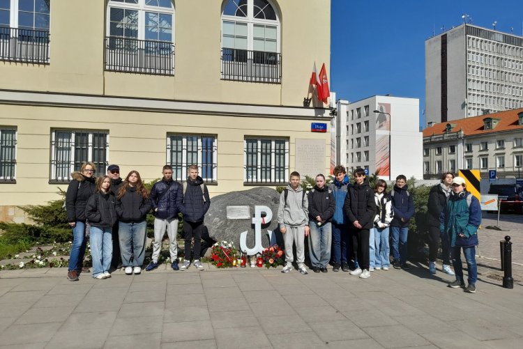 26.03.2024_8a_Śladami bohaterów książki "Kamienie na szaniec" 