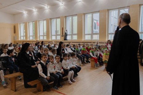 10.11.2023_Szkolne obchody Dnia Niepodległości_zdjęcia Matylda Wiśniewska 6a